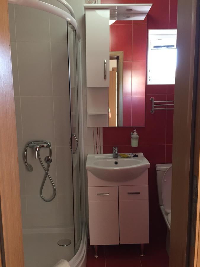 Holiday Home Orange Утеха Екстериор снимка