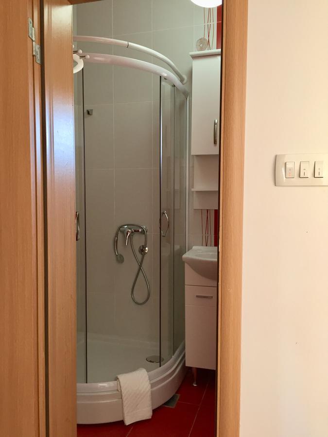 Holiday Home Orange Утеха Екстериор снимка