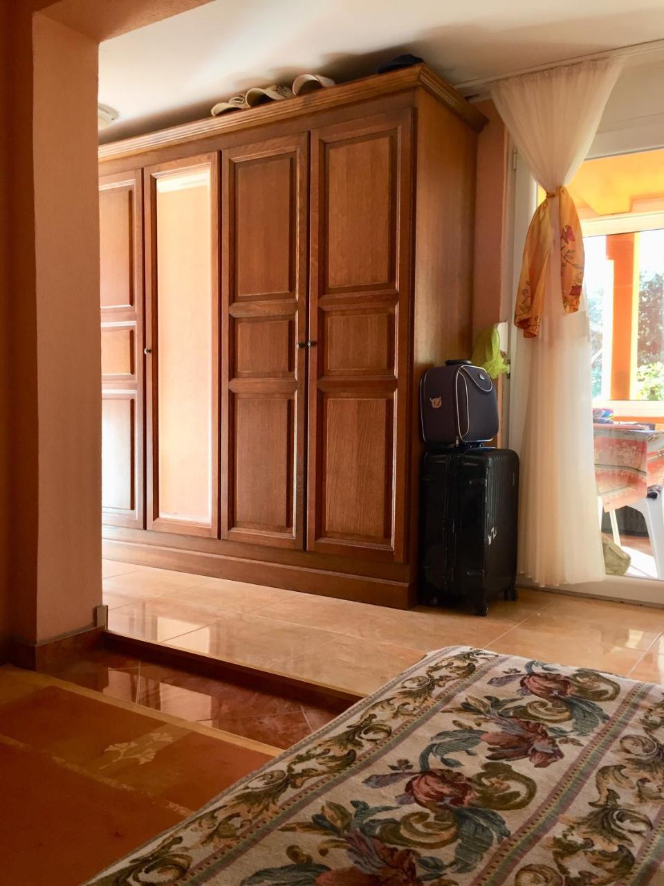Holiday Home Orange Утеха Екстериор снимка