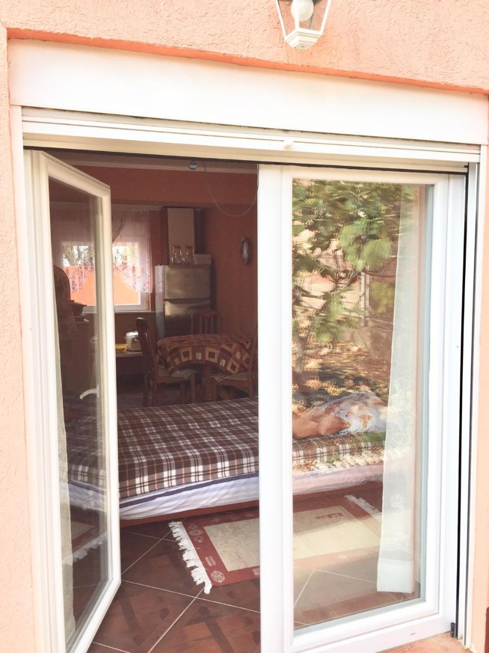 Holiday Home Orange Утеха Екстериор снимка
